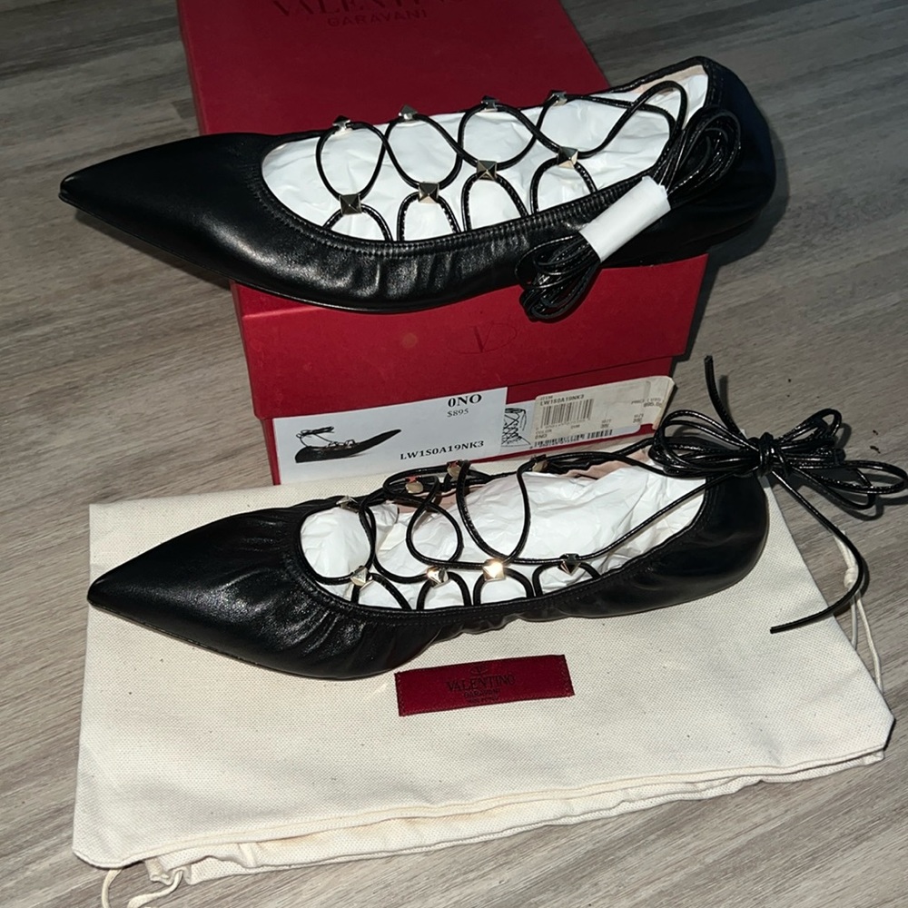 Valentino Garavani Rockstud Accents Leather Ballet Flats size 38.5